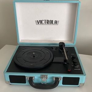 vintage victrola record player